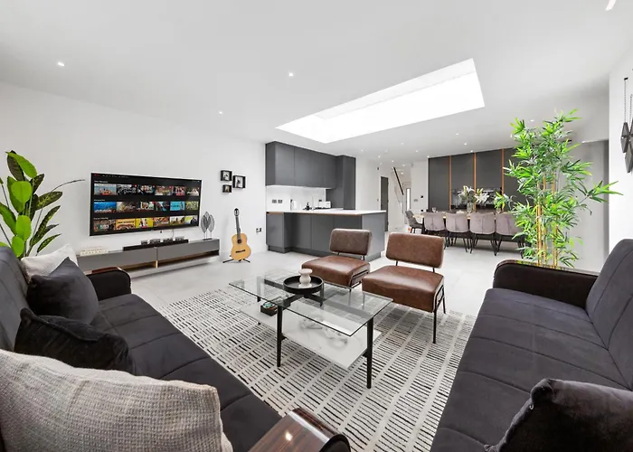 Long Stay- Friendly 5Br, Near M1 & Luton Airport
