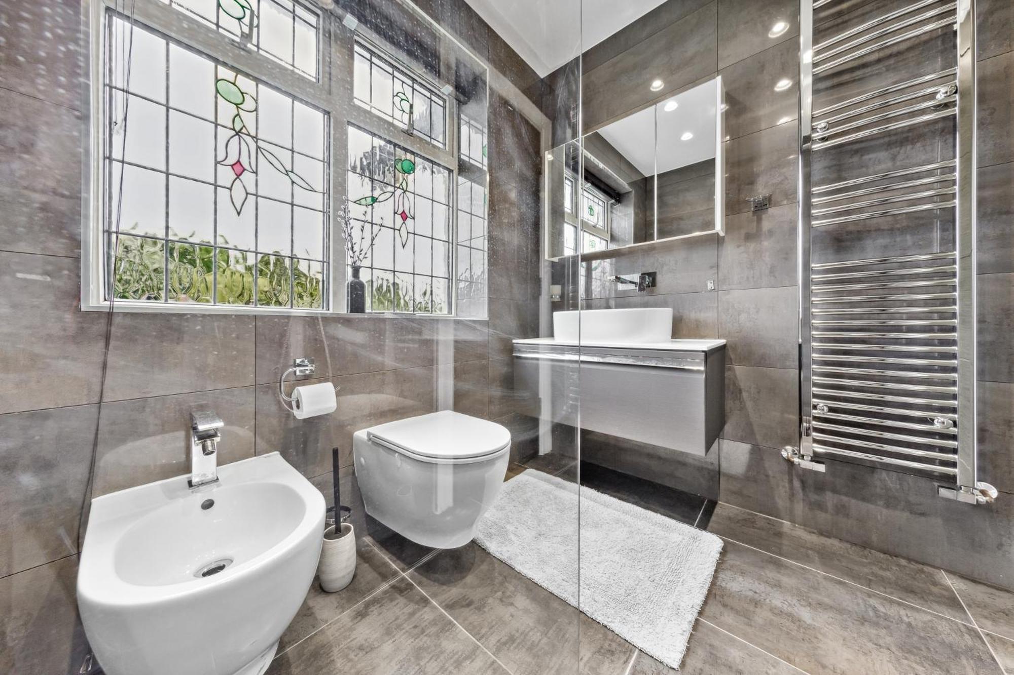 Holiday home Long Stay- Friendly 5br, Near M1 & Airport *