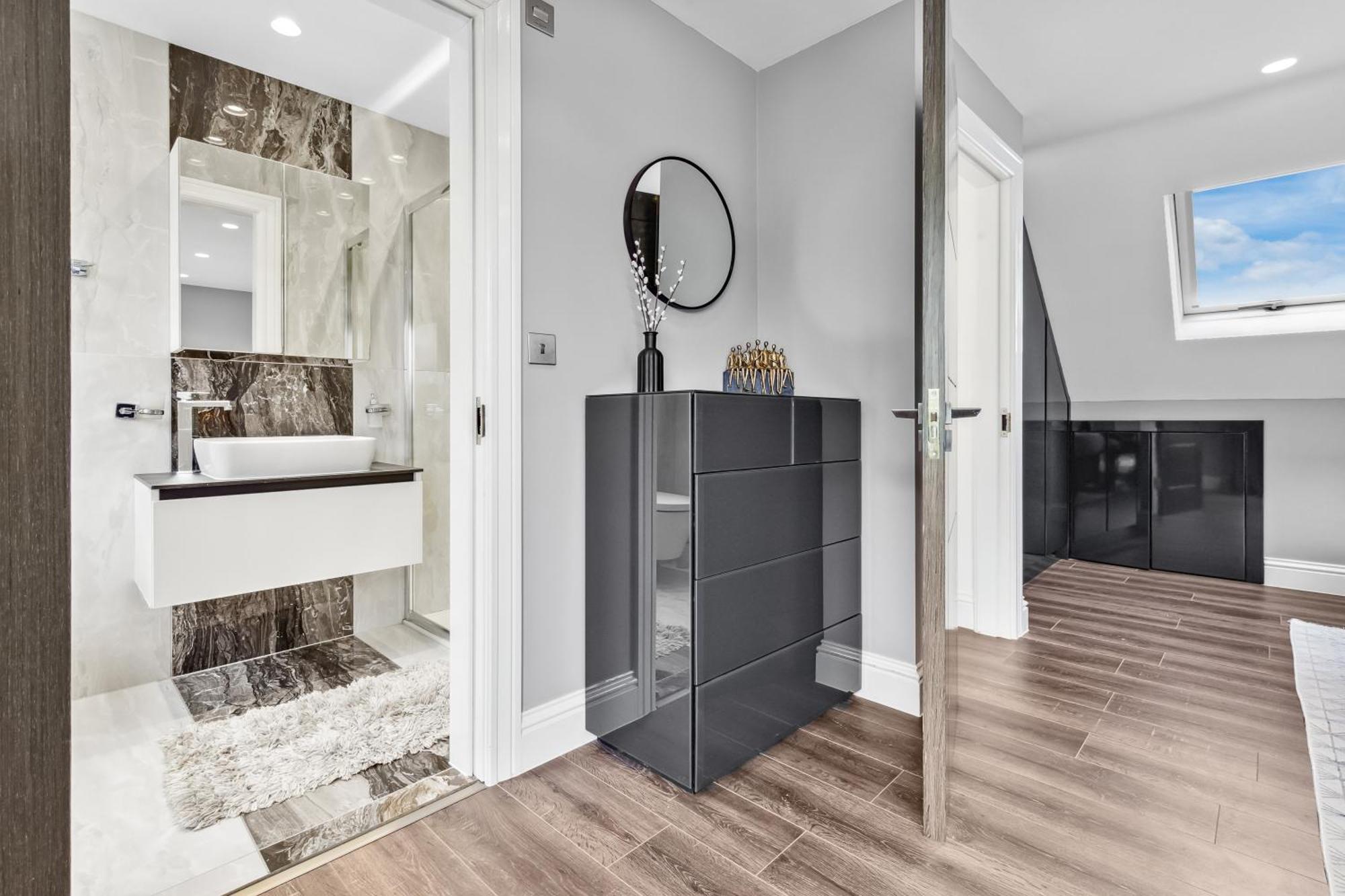 Holiday home Long Stay- Friendly 5br, Near M1 & Airport