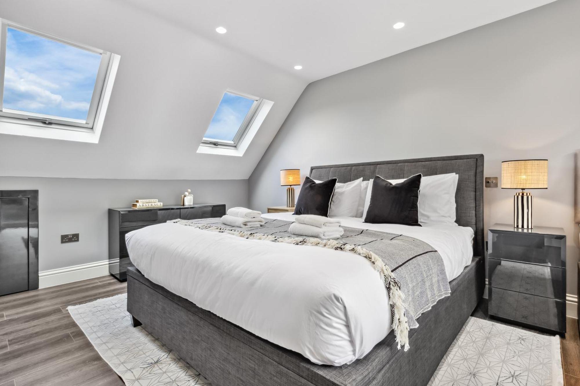 Long Stay- Friendly 5br, Near M1 & Airport Holiday home *