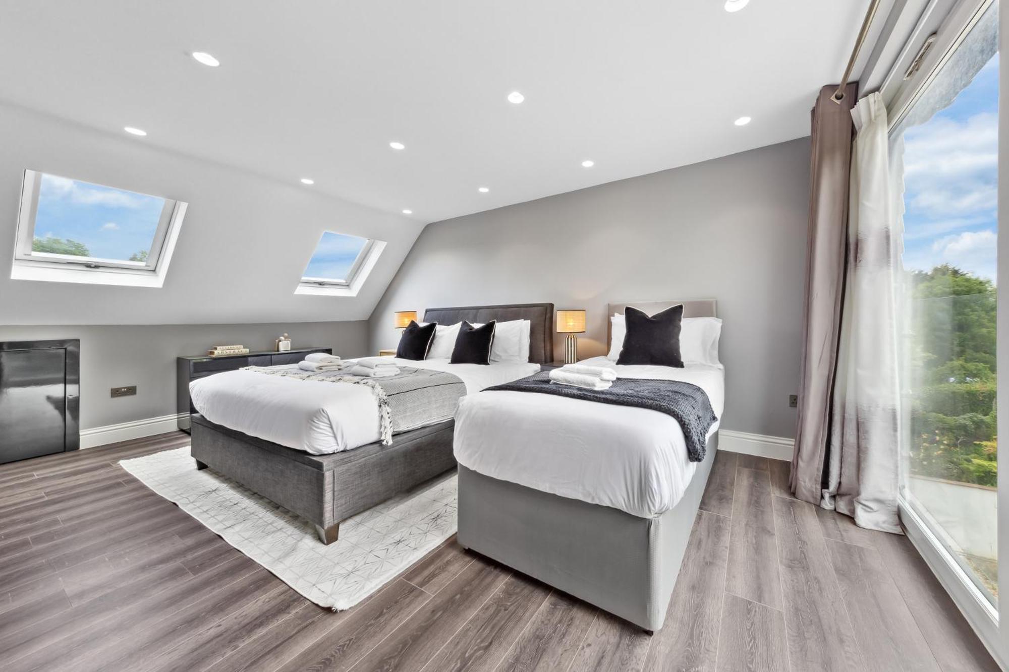 Long Stay- Friendly 5br, Near M1 & Airport